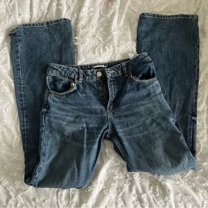 Dark wash Zara flare jeans!!